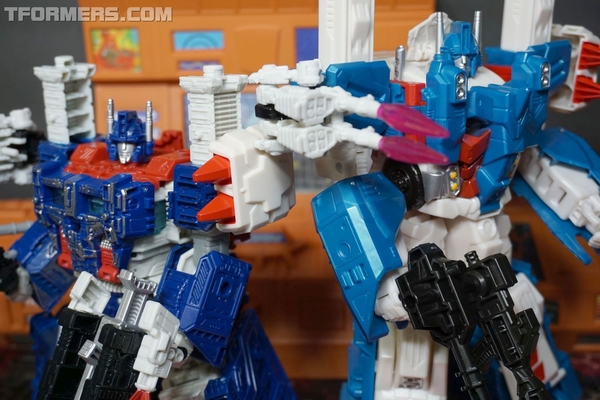 Review Siege Ultra Magnus Leader War For Cybetrtron  (57 of 93)